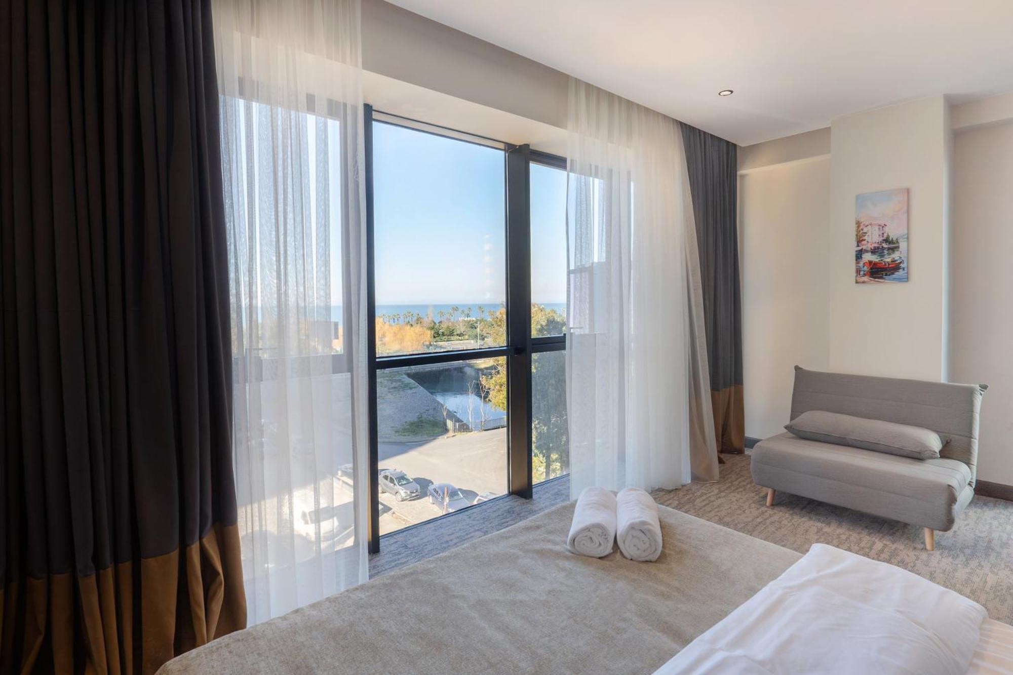 Nova Luxe Hotel & Residences Batumi Ngoại thất bức ảnh